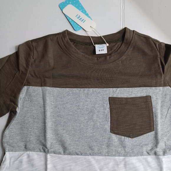 IFFEI Pocket T-Shirt NEW Triple Tone Tee Boys 8-9Y Green & White -Short Sleeve - Picture 3 of 9